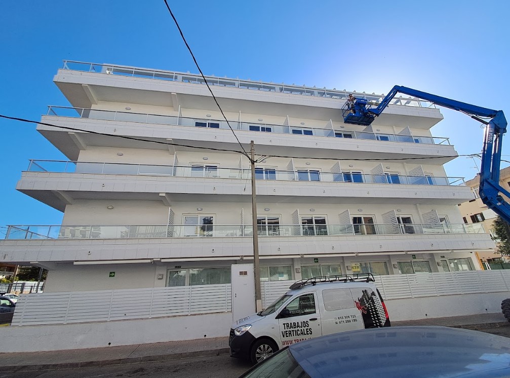con qué debe contar un trabajador de trabajos verticales